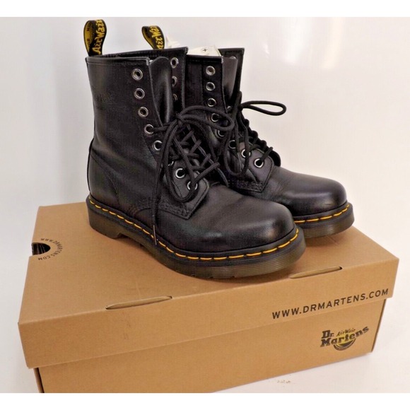 Dr DOC Martens 1460 Smooth 'Black' Leather boots - Women's Size 5 - NEW !